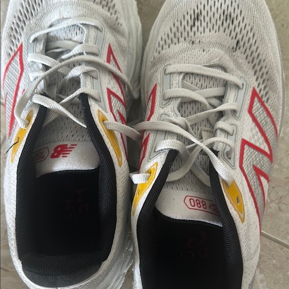 New Balance White and Red Athletic Shoes with Cushioned Midsole - Picture 8 of 9